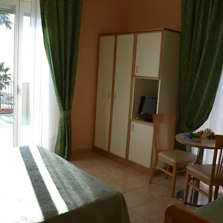 Ξενοδοχείο Moresco Marina dʼAndora