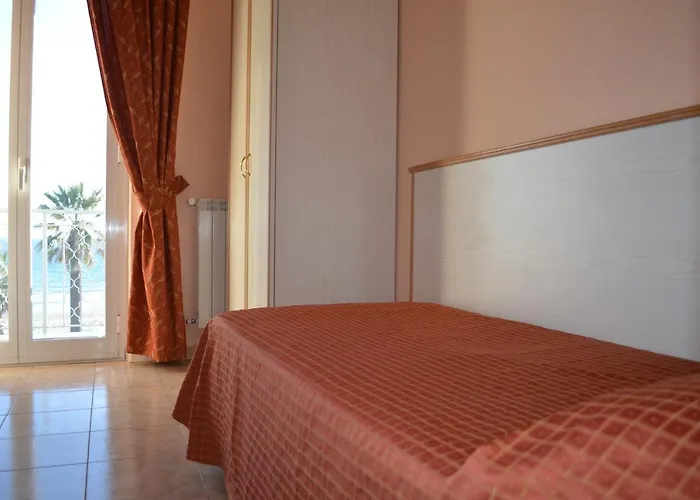 Отель Moresco 3*